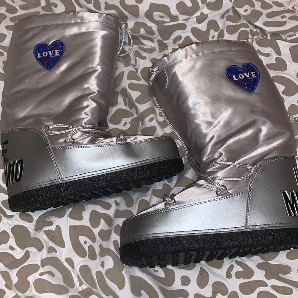 Moschino snow boots